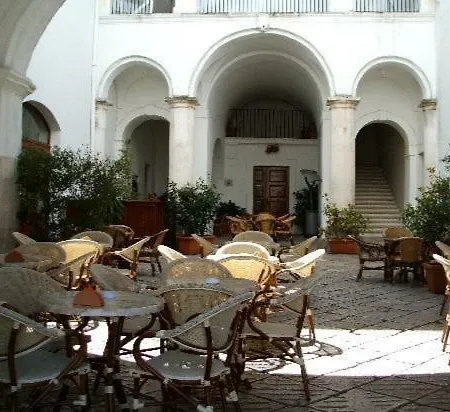 Domus Del Borgo Antico 住宿加早餐酒店 *