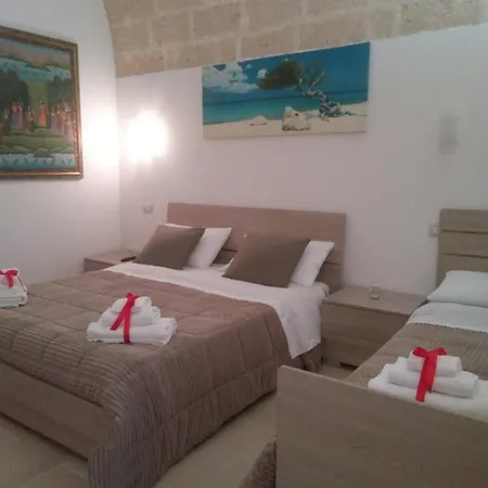 Bed & Breakfast Domus Del Borgo Antico 3*