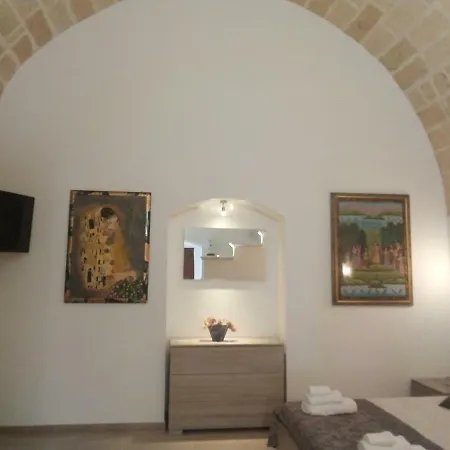 فندق مبيت وإفطار Domus Del Borgo Antico
