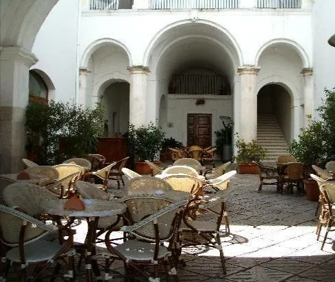 Domus Del Borgo Antico Bed & Breakfast 3*